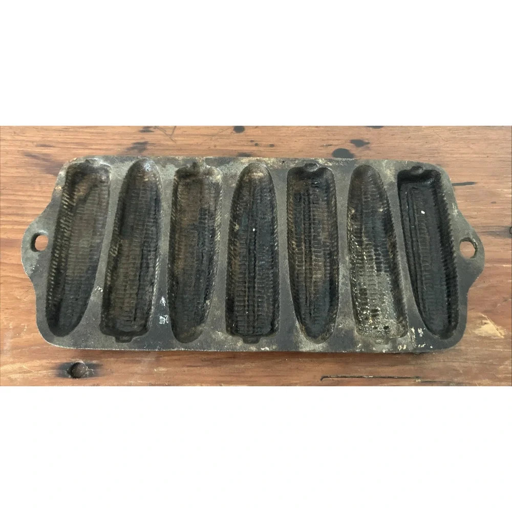 Cast Iron Corn Shaped Corn Bread Stick 7 Slot Pan Primitive Kitchen Reproduction
